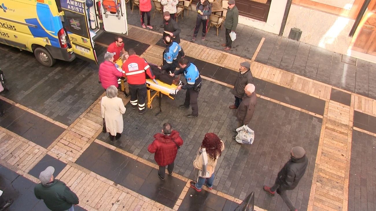 El suelo de la principal arteria peatonal de la ciudad vuelve a ser sumamente deslizante pese al tratamiento al que fue sometida en enero de 2018