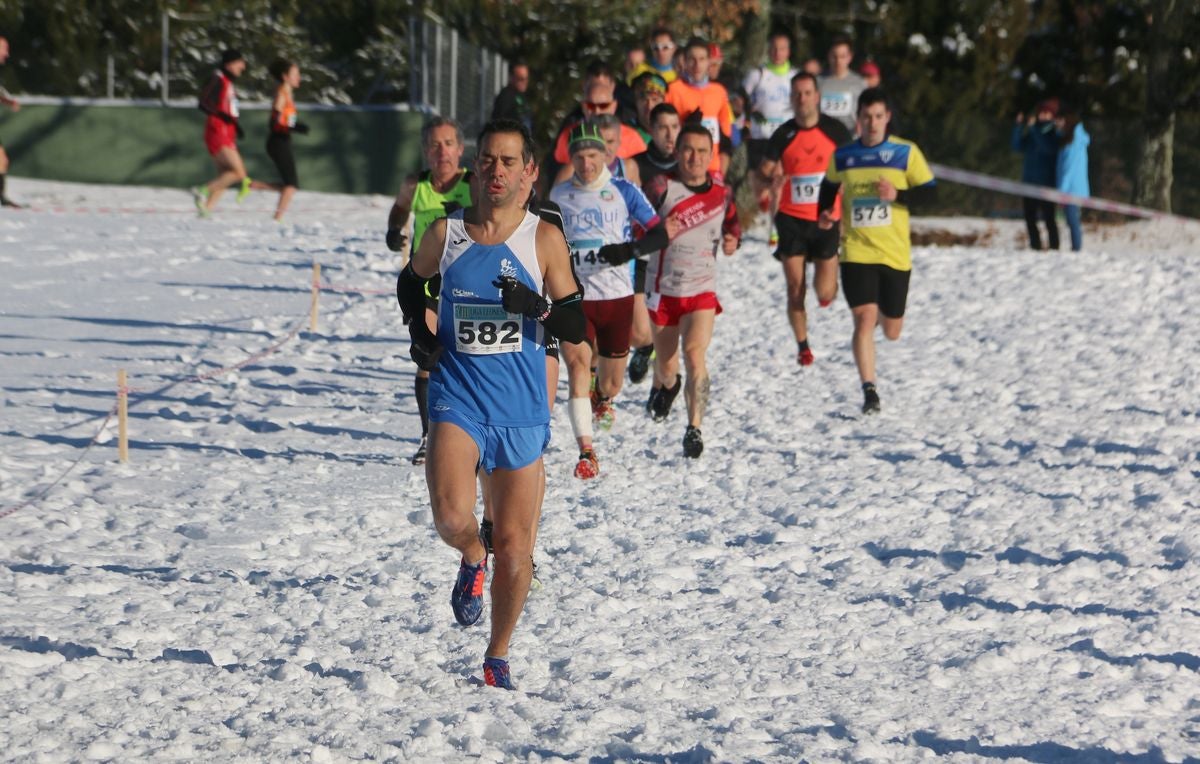 Fotos: Las imágenes del cross popular de San Miguel del Camino