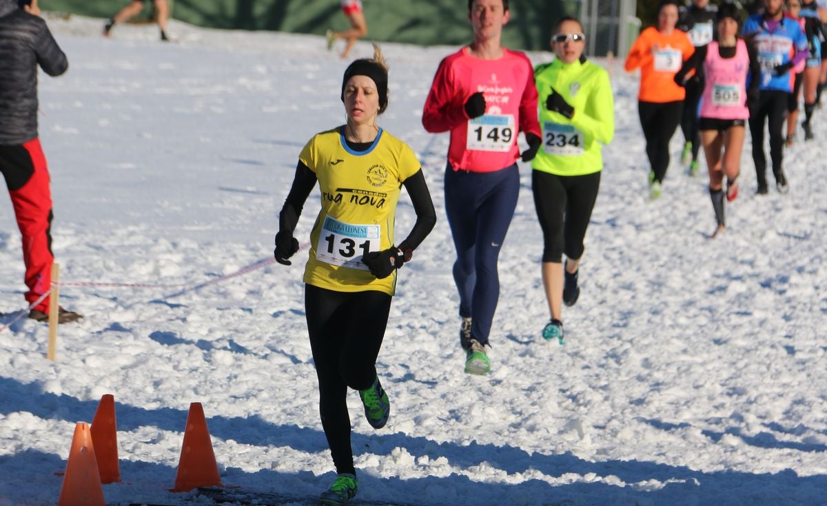 Fotos: Las imágenes del cross popular de San Miguel del Camino