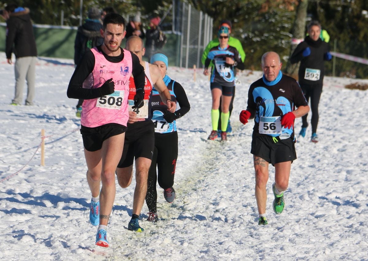 Fotos: Las imágenes del cross popular de San Miguel del Camino