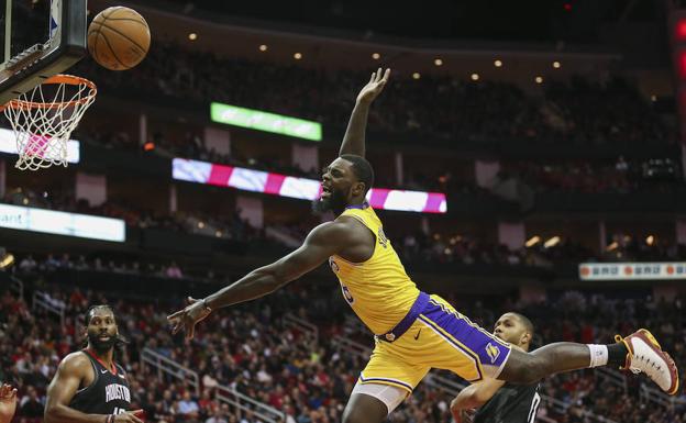 El jugado de Los Angeles Lakers Lance Stephenson en acción.