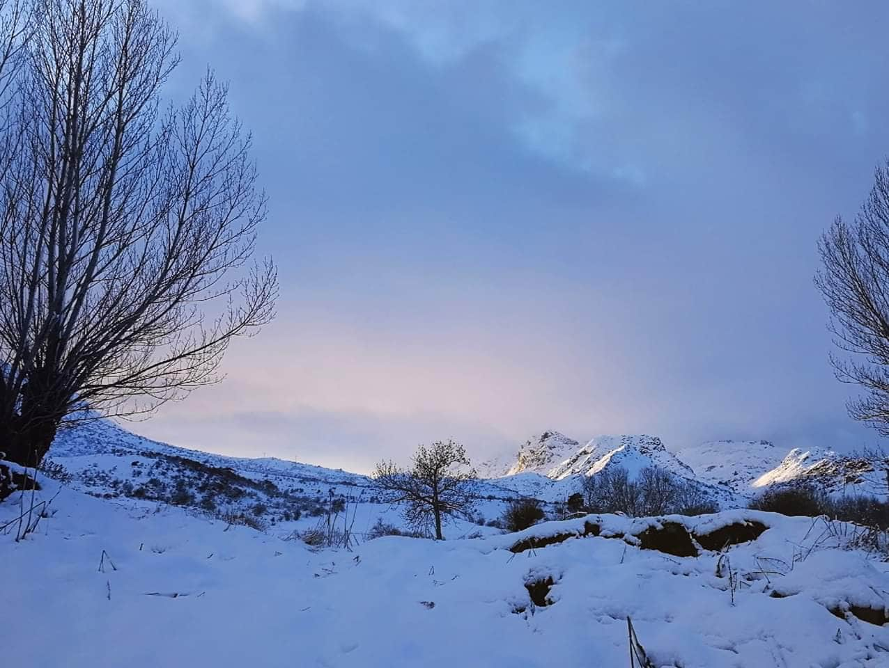 La nieve se instala en la provincia de León. La cota de nieve cae hasta los 800 metros en una provincia en alerta naranja.