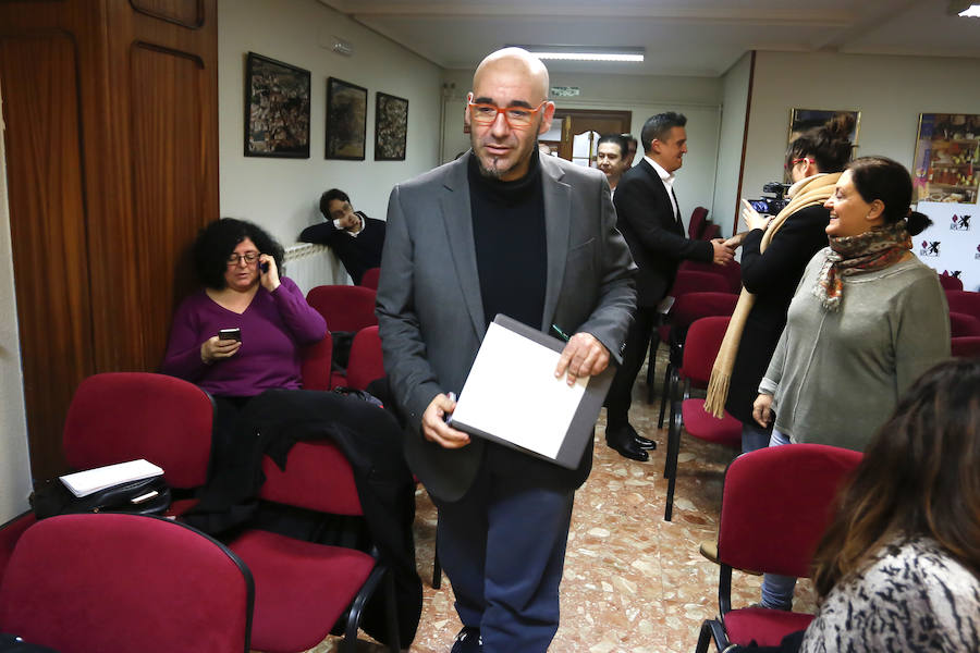 Fotos: Comparecencia de senadores de Compromís y responsables de la UPL y Ciudadanos del Reino de León