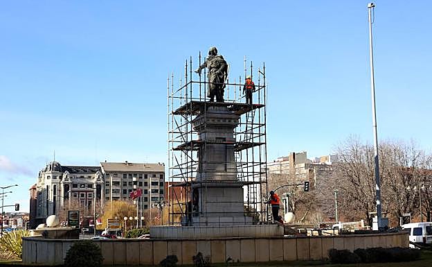 Galería. Imagen de las obras de limpieza que se inician en Guzmán. 