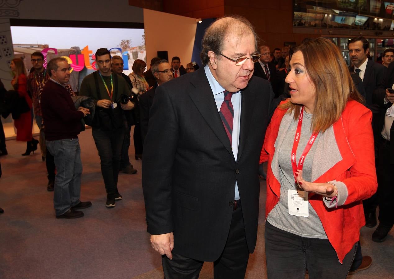 Fotos: Juan Vicente Herrera visita el stand de Castilla y Leób en Fitur