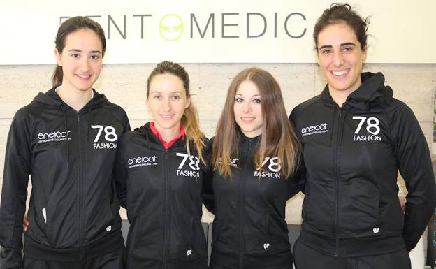 Saioa Gil, Anna Pujol, Andrea Fraile y Ziortza Isasi, ciclistas del Eneicat, en la última concentración en León. 