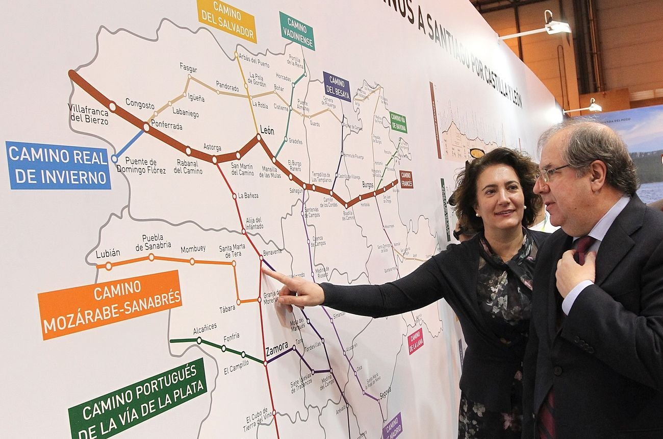 El presidente de la Junta de Castilla y León, Juan Vicente Herrera, Visita el stand de la Junta en Fitur.