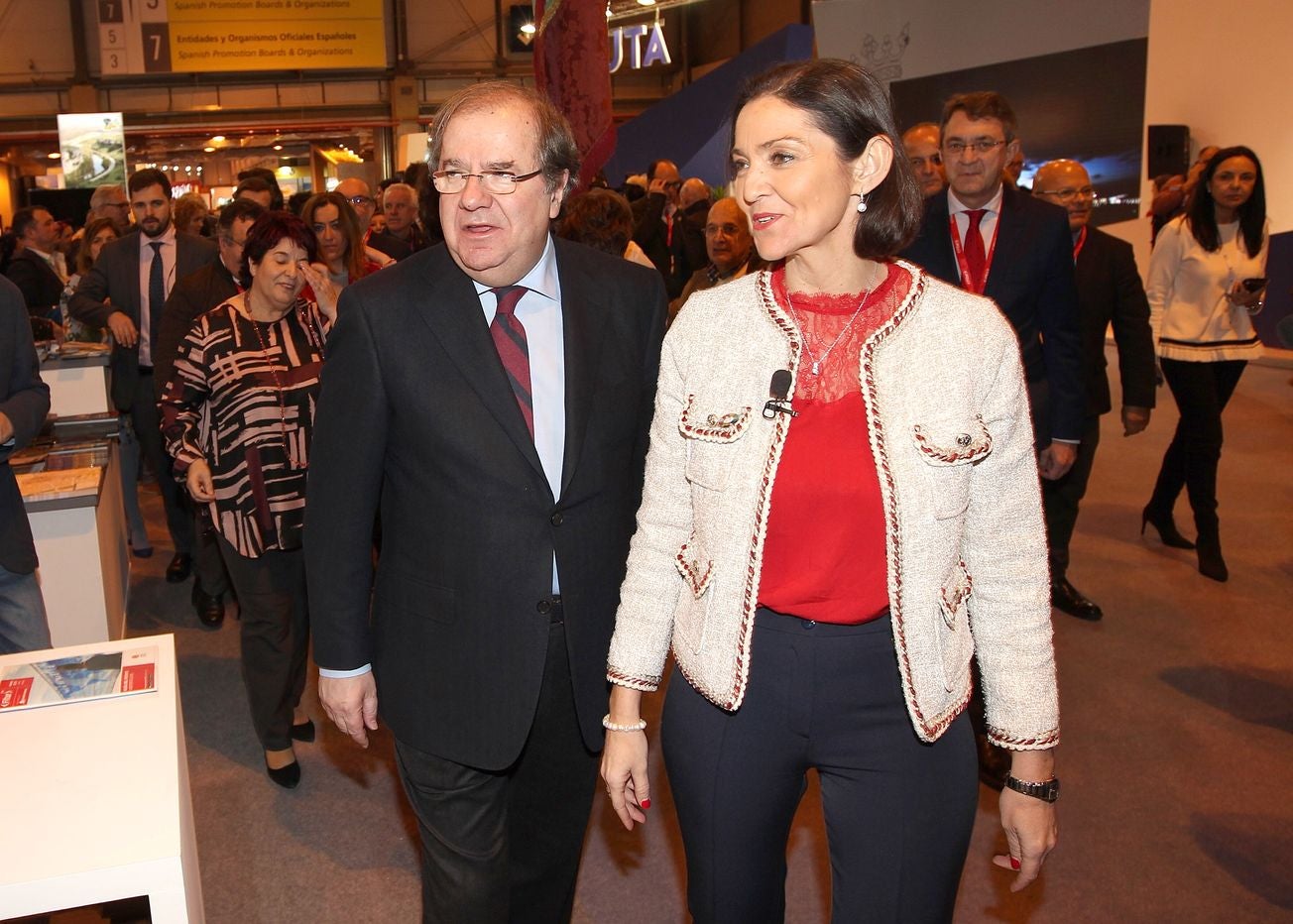 El presidente de la Junta de Castilla y León, Juan Vicente Herrera, Visita el stand de la Junta en Fitur.