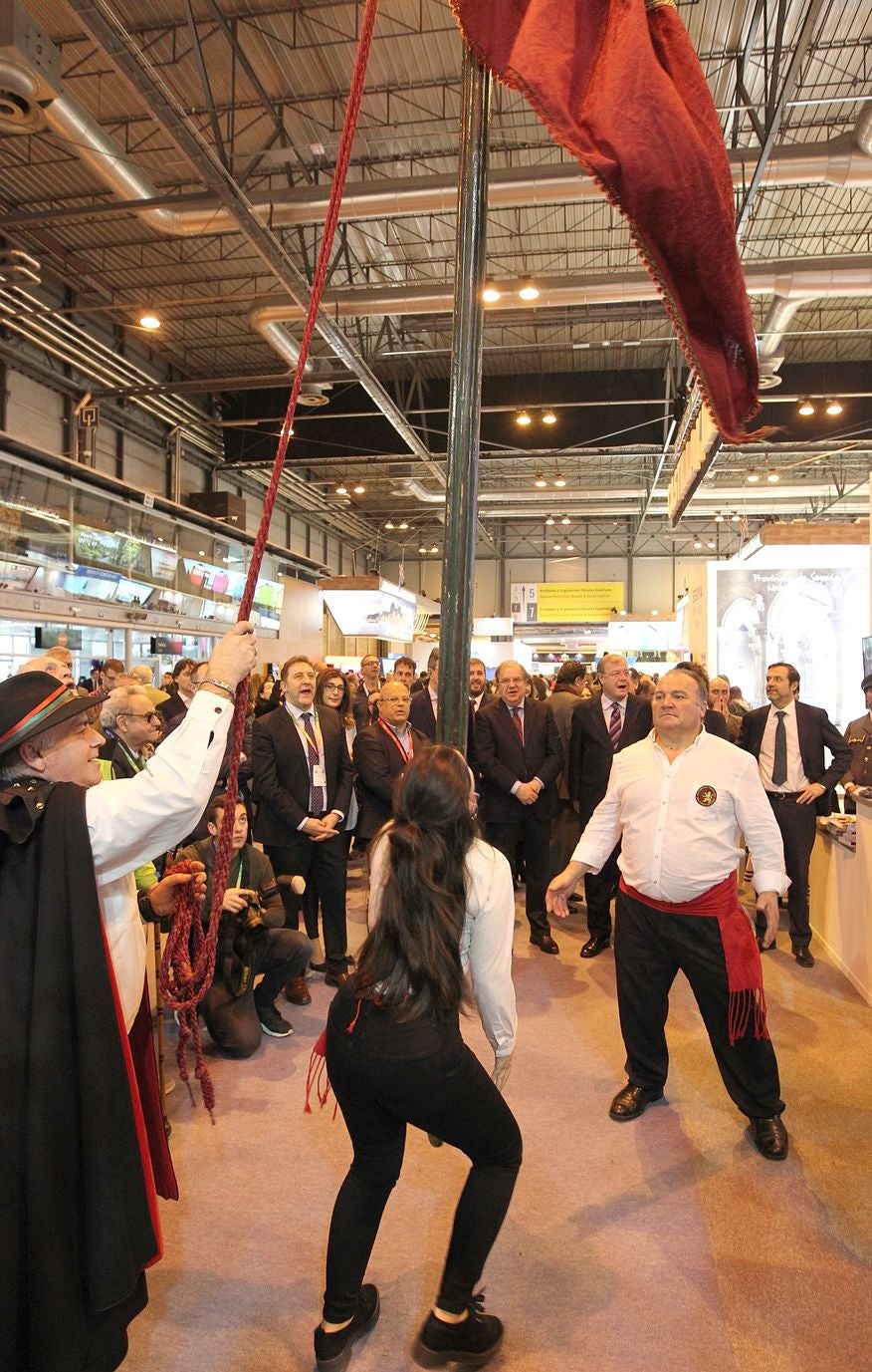 El presidente de la Junta de Castilla y León, Juan Vicente Herrera, Visita el stand de la Junta en Fitur.