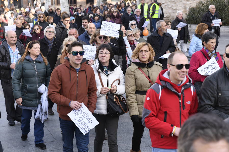 Fotos: Manifestación en Valladolid en defensa de la sanidad pública de Castilla y León