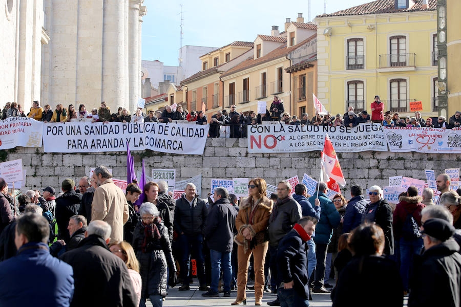 Manifestación en defensa de la sanidad pública, con la presencia de responsables de las plataformas convocantes y de dirigentes políticos de la Comunidad.