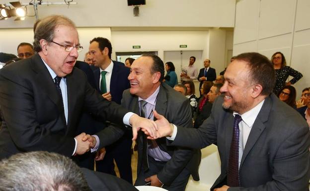 Juan Vicente Herrera y Gerardo Álvarez Courel, en la reunión en Santiago por el Corredor Atlántico.