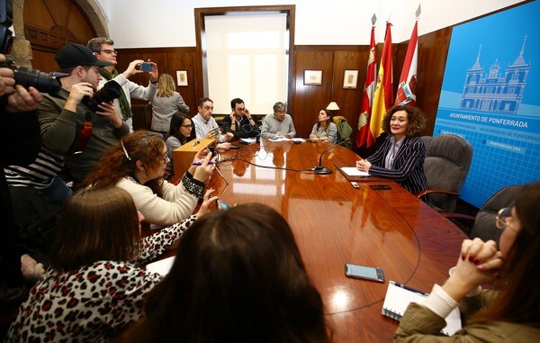 Fotos: La alcaldesa de Ponferrada valora la decisión del PP de dejarla al margen de la carrera para revalidar la Alcaldía