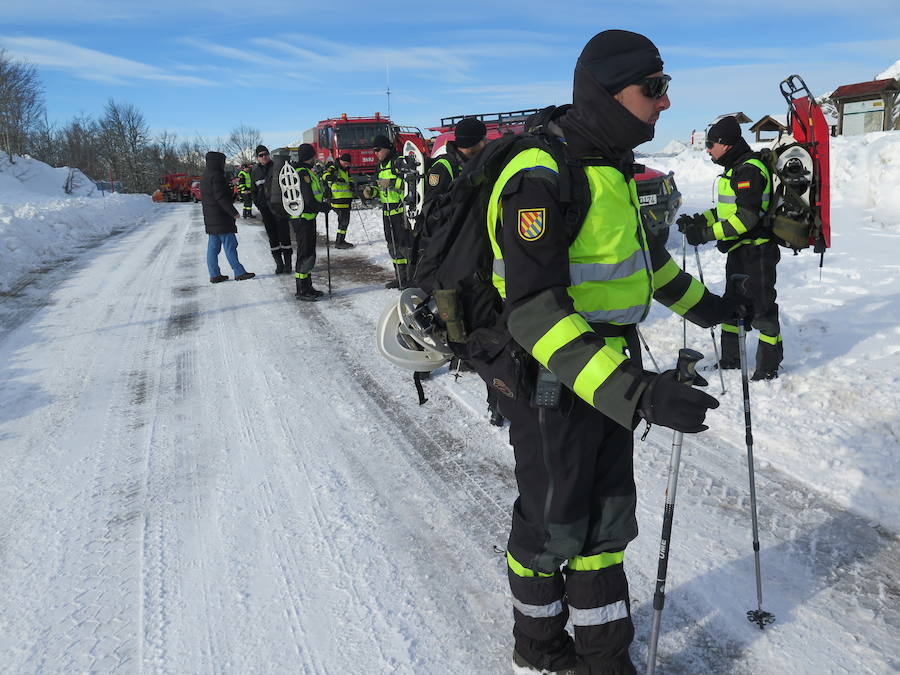Fotos: Emergencia UME: una persona perdida en la nieve