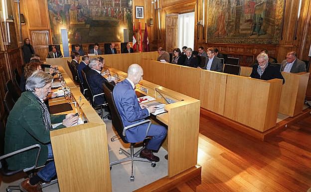 Galería. Pleno en el Palacio de los Guzmanes.