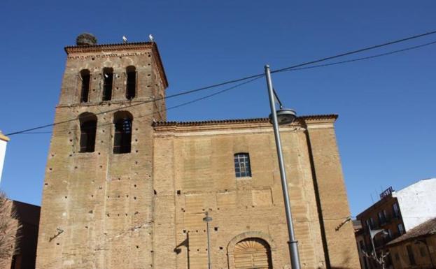 Imagen principal - Entre el arte mudéjar, el Camino de Santiago y una importante riqueza arquitectónica, Sahagún descubre un recorrido por su historia realmente sorprendente