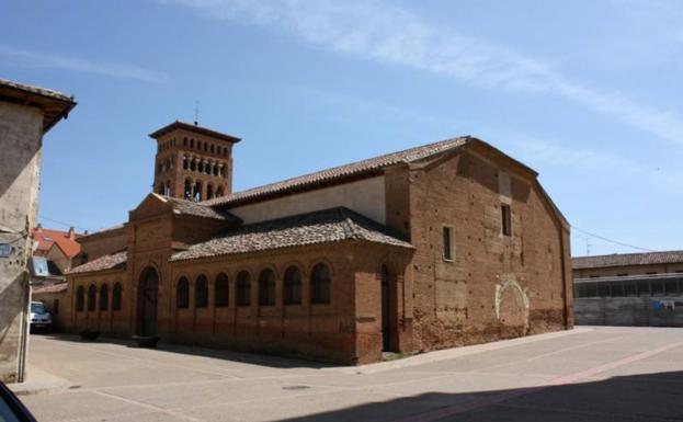 Imagen principal - Entre el arte mudéjar, el Camino de Santiago y una importante riqueza arquitectónica, Sahagún descubre un recorrido por su historia realmente sorprendente