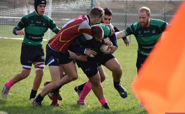 Paso atrás del León RC en Salamanca