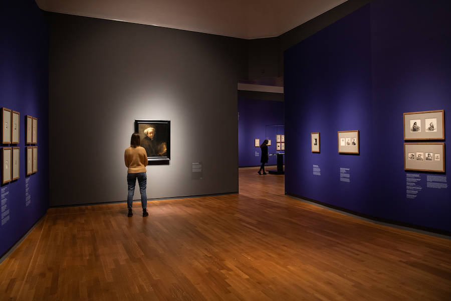 Holanda celebra el genio rebelde de Rembrandt. El Rijksmusem muestra completa su fabulosa colección del innovador y herético 'maestro de la luz' junto a otros museos del país.