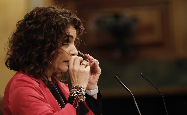 La ministra de Hacienda, María Jesús Montero, defiende los Presupuestos en el Congreso de los Diputados.