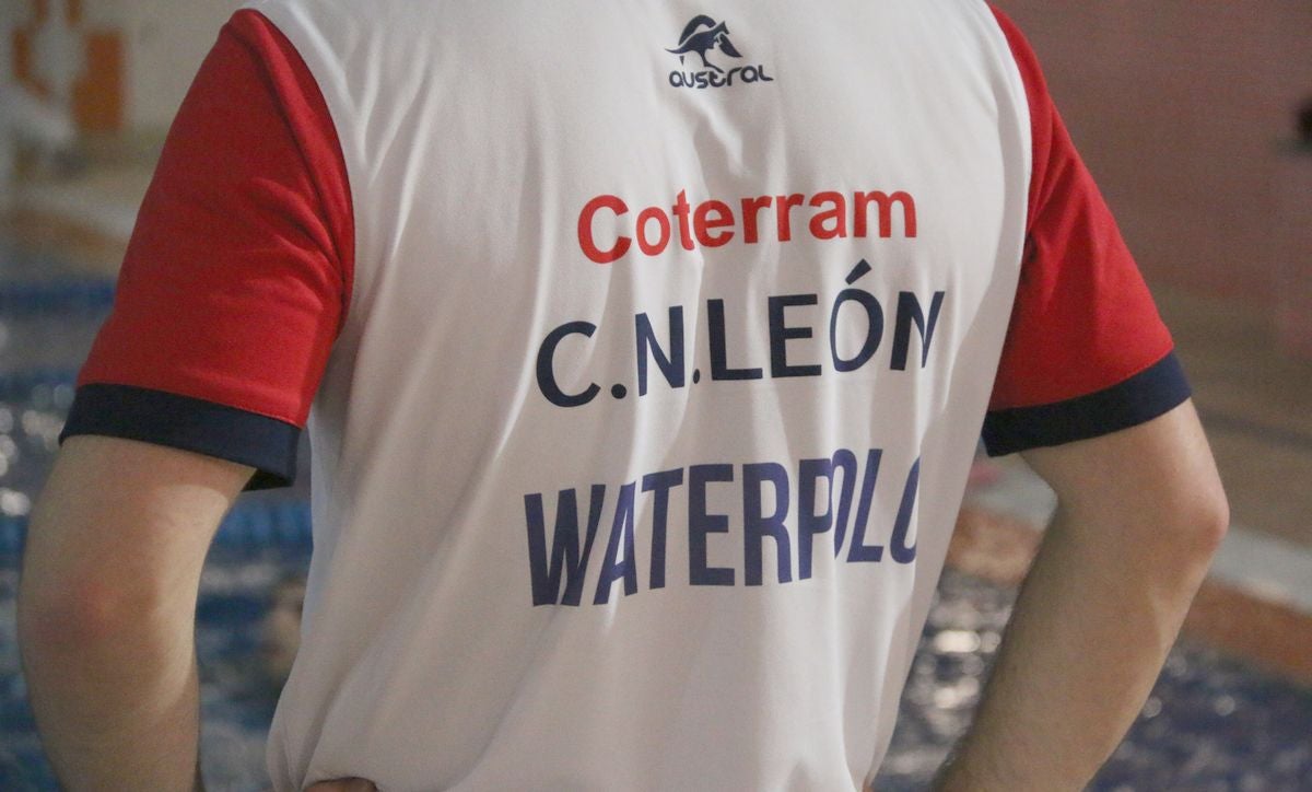 Fotos: El primer equipo de waterpolo de León