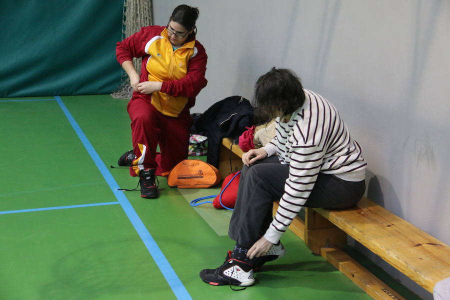 Fotos: Las &#039;campeonas&#039; del equipo de baloncesto de Asprona