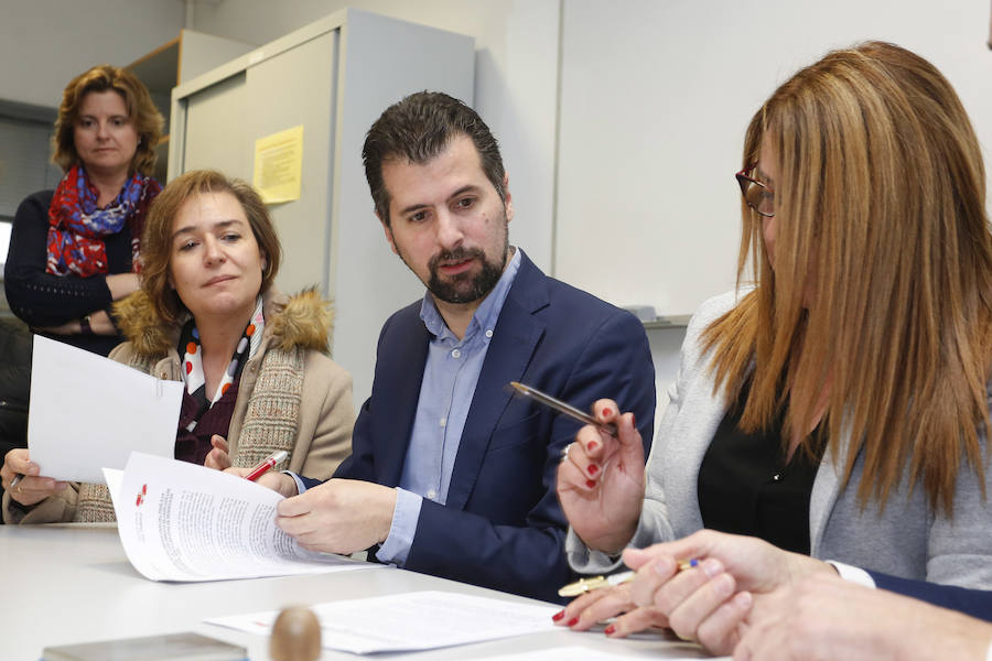 Fotos: El PSOE firma un contrato programa con las Ampas de los centros escolares de Eras de Renueva