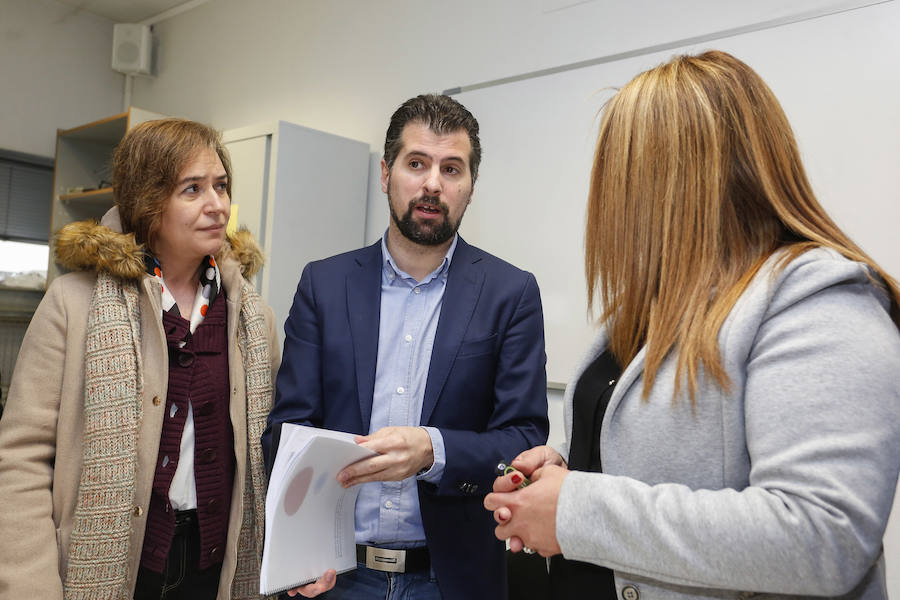 Fotos: El PSOE firma un contrato programa con las Ampas de los centros escolares de Eras de Renueva