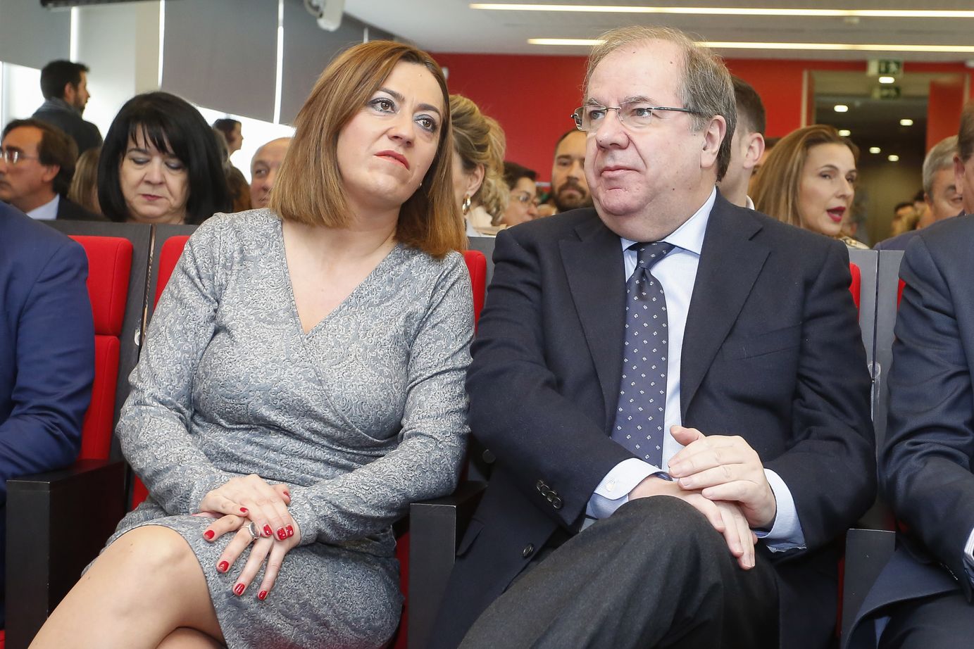 El presidente de la Junta de Castilla y León, Juan Vicente Herrera, clausura la Jornada de presentación del Cybersecurity Innovation Hub en León. Junto a él, el director general del Incibe, Alberto Hernández