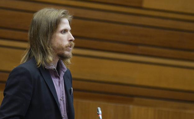 Pablo Fernández durante su intervención en el Pleno.