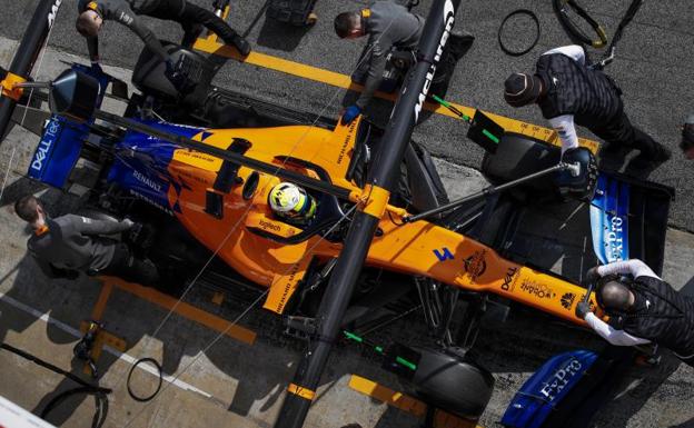 El McLaren de Lando Norris, en Montmeló. 