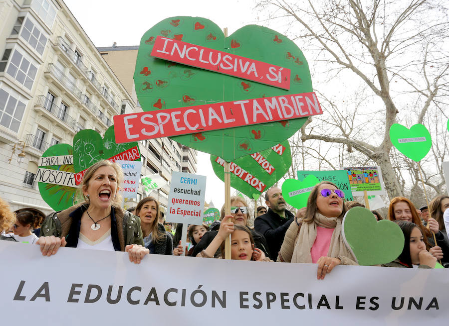 Fotos: Manifestación &#039;No al cierre de colegios de educación especial&#039;