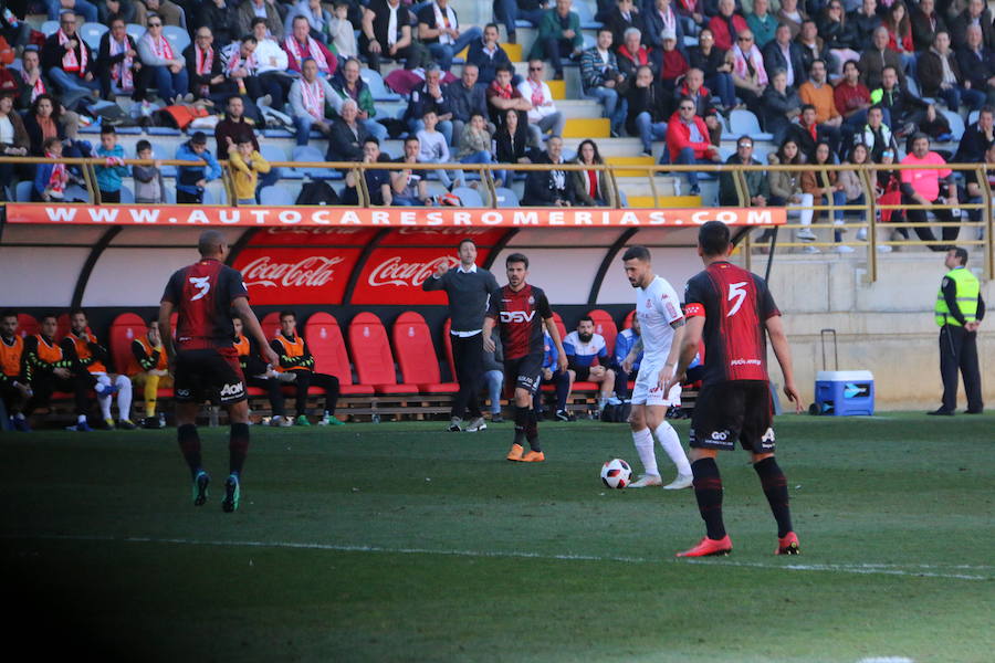 El equipo leonés se deshace con facilidad del Unión Adarve gracias a los goles de Saúl, Aridane y Yeray | Los hombres de Aira logran completar uno de sus mejores partidos y dejan la portería a cero, dando una alegría completa a su afición