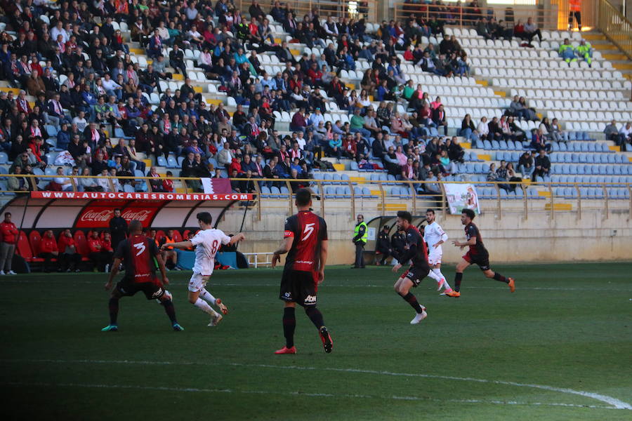 El equipo leonés se deshace con facilidad del Unión Adarve gracias a los goles de Saúl, Aridane y Yeray | Los hombres de Aira logran completar uno de sus mejores partidos y dejan la portería a cero, dando una alegría completa a su afición