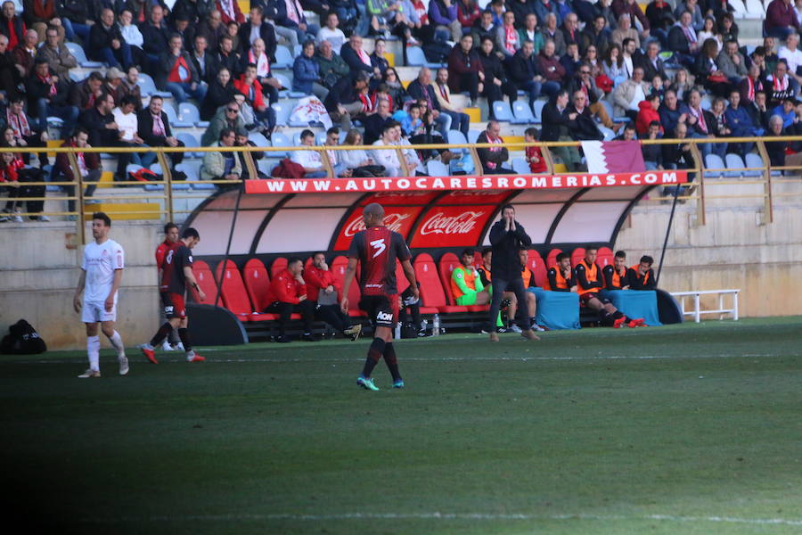 El equipo leonés se deshace con facilidad del Unión Adarve gracias a los goles de Saúl, Aridane y Yeray | Los hombres de Aira logran completar uno de sus mejores partidos y dejan la portería a cero, dando una alegría completa a su afición