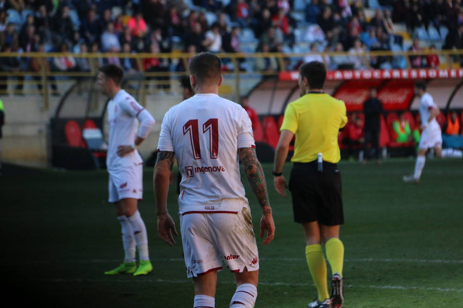 El equipo leonés se deshace con facilidad del Unión Adarve gracias a los goles de Saúl, Aridane y Yeray | Los hombres de Aira logran completar uno de sus mejores partidos y dejan la portería a cero, dando una alegría completa a su afición