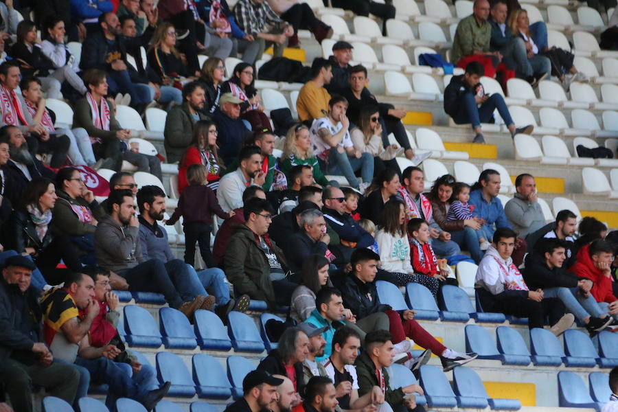 El equipo leonés se deshace con facilidad del Unión Adarve gracias a los goles de Saúl, Aridane y Yeray | Los hombres de Aira logran completar uno de sus mejores partidos y dejan la portería a cero, dando una alegría completa a su afición