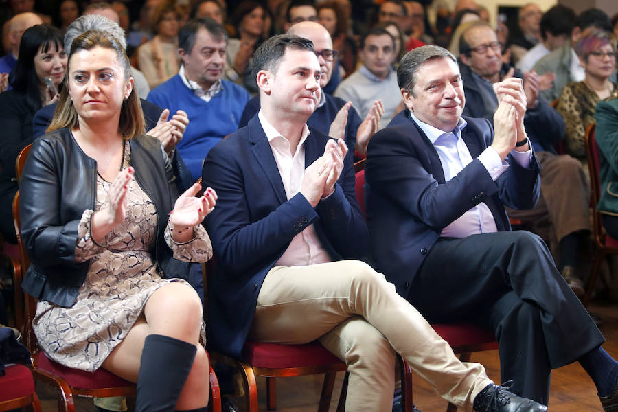 Fotos: El ministro de Agricultura participa en un acto público en León