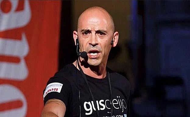 Gus Geijo presenta su novela.