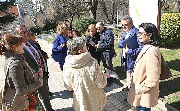 Los responsables de la iniciativa en una de las rutas saludables.