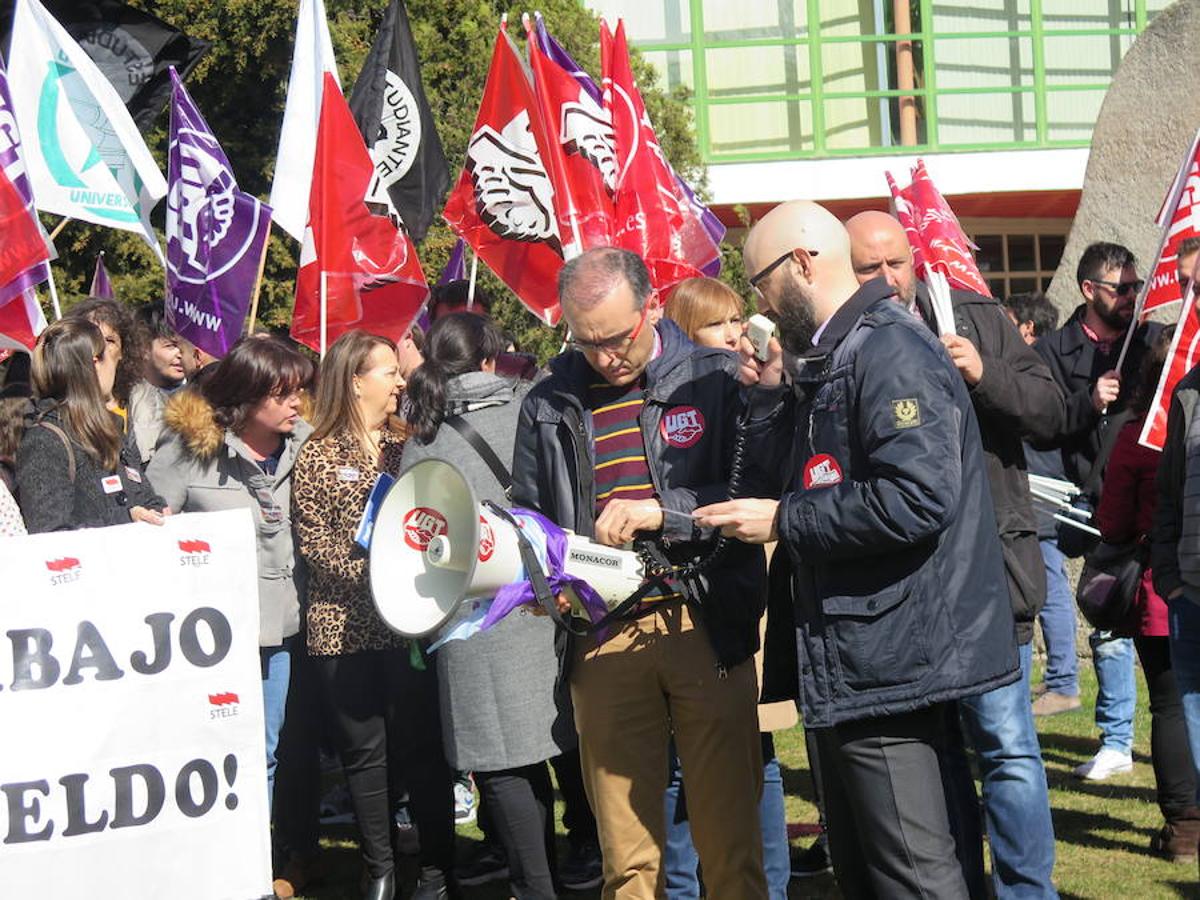 Fotos: Concentración de PDI laboral en la ULE