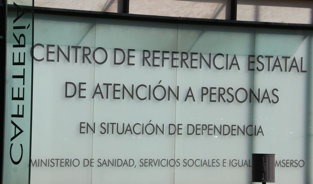 Fotos: Visita de la ministra Carcedo a la Ciudad del Mayor de León
