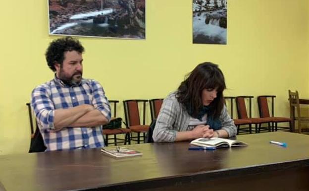 Alfonso Zapico y Aitana Castaño presentan la novela.