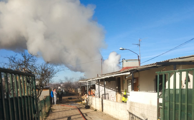 El incendio se desató en una vivienda de planta baja de Santa Olaja. 