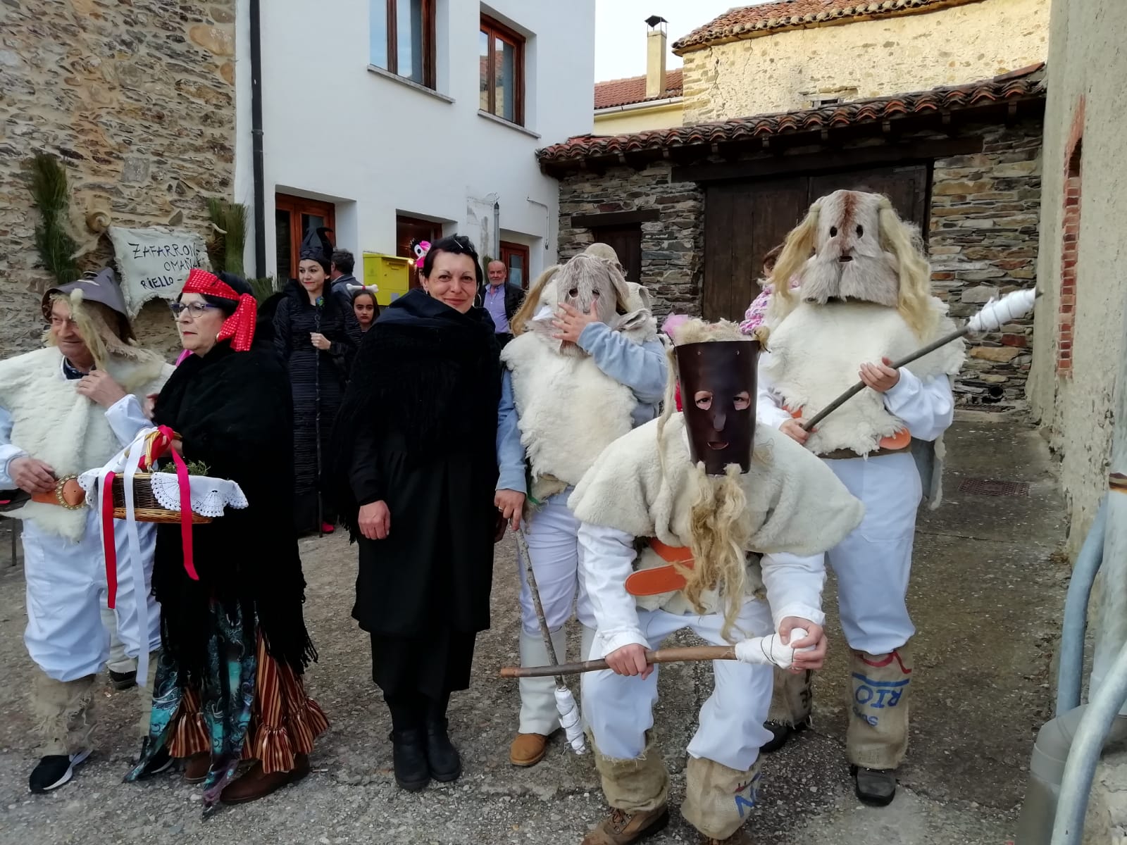 Fotos: Riello se llena de antruejo y carnaval