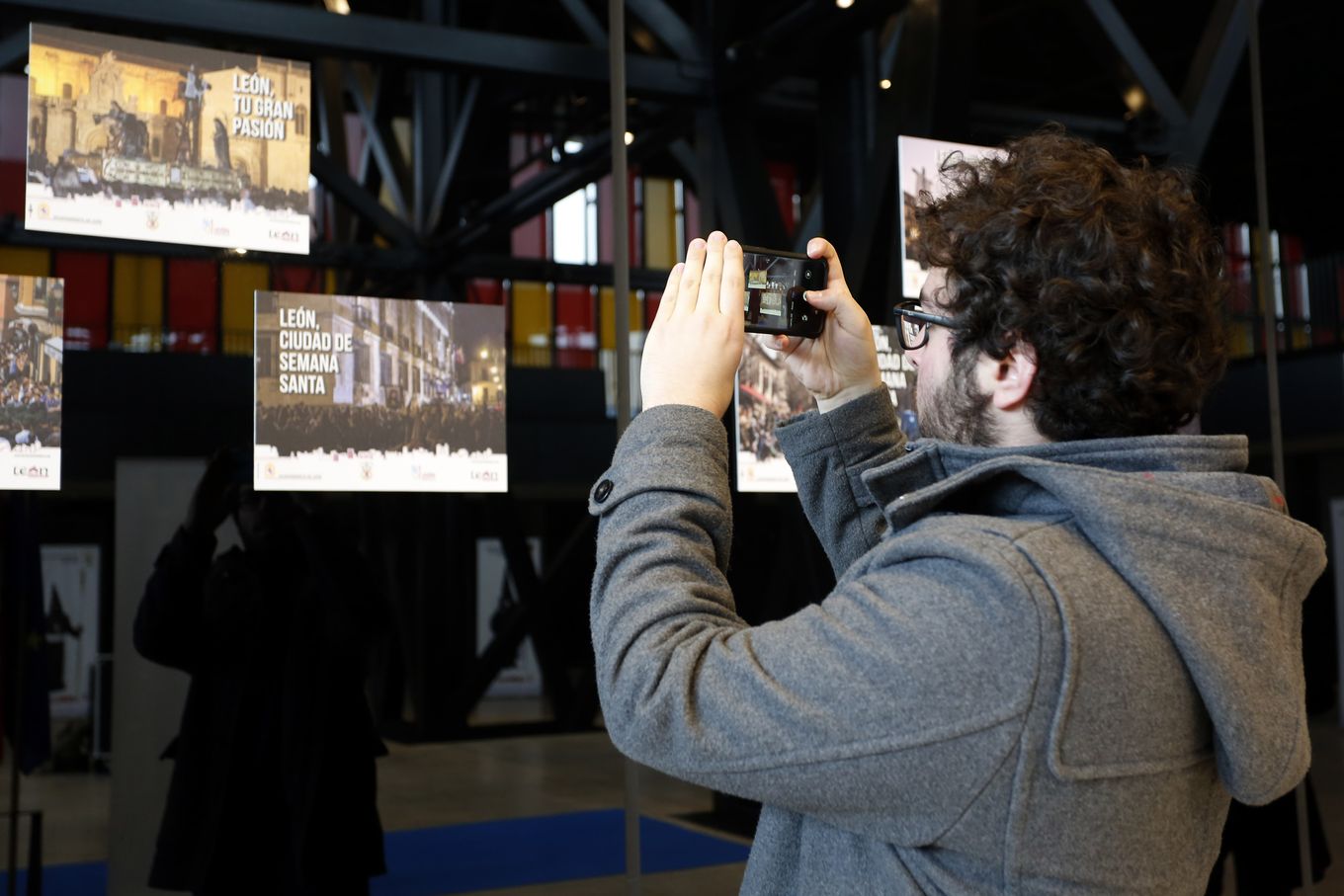 León promociona su Semana Santa en 70 estaciones de metro de Madrid y otras nueve ciudades durante un mes