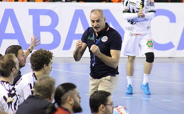 Rafa Guijosa, entrenador del Abanca Ademar.