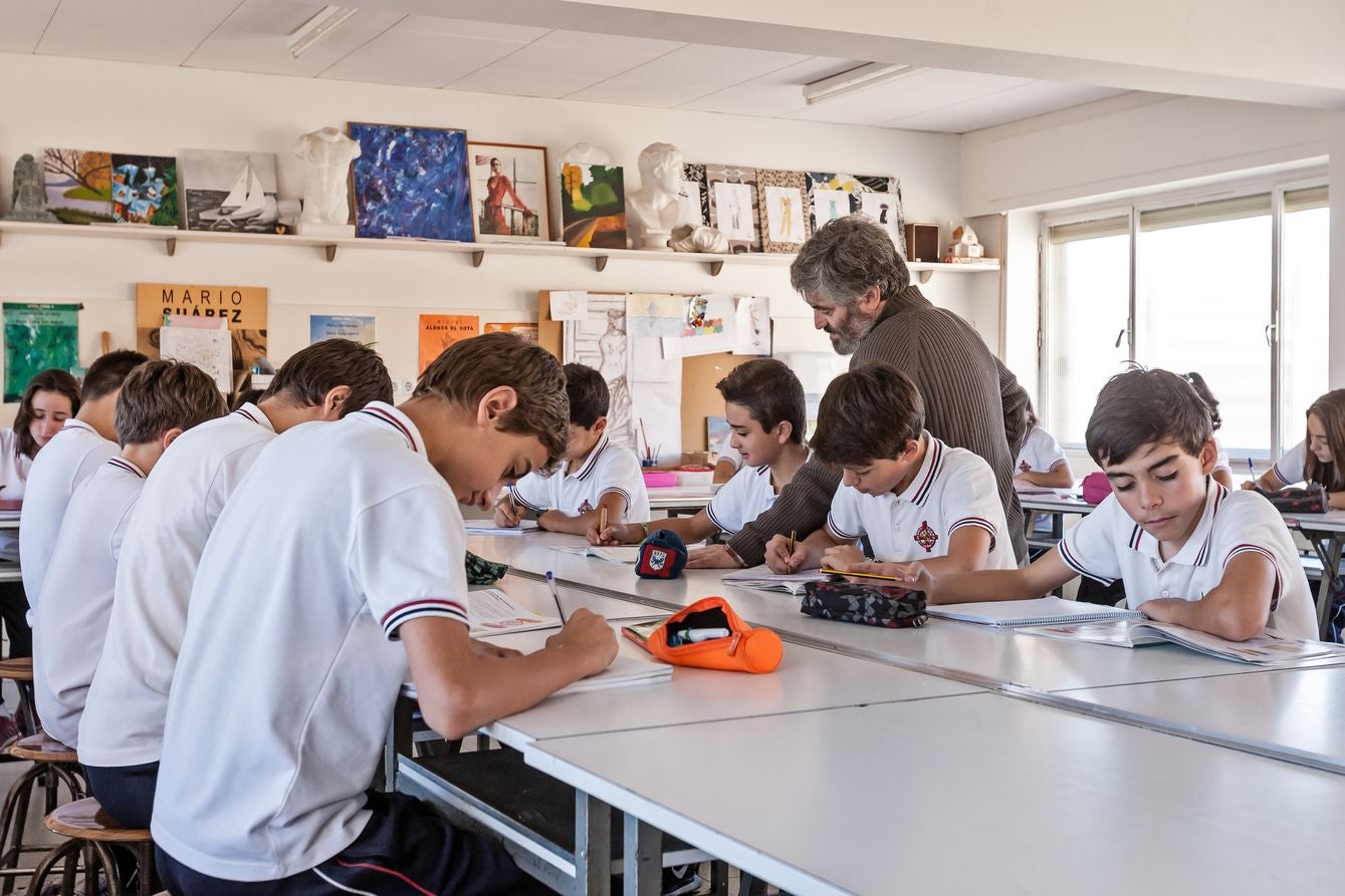 El colegio con mayor número de alumnos de la ciudad basa su éxito en el trabajo cooperativo en el aula, un Bachillerato con grandes resultados y el bilingüismo dentro del aula.