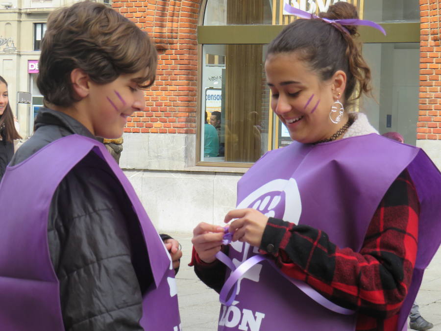 Fotos: Un bicipiquete y mucho morado en León