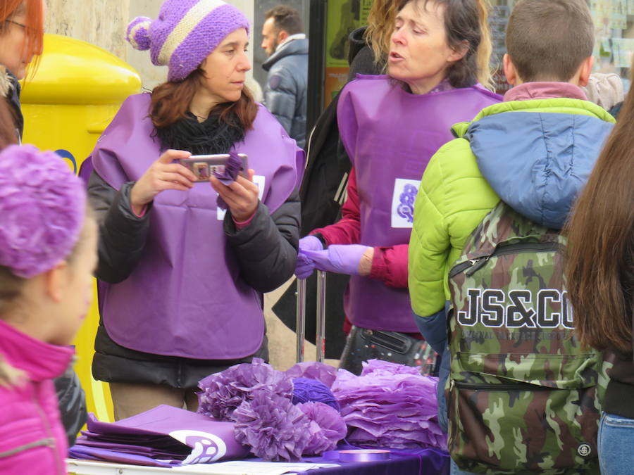 Fotos: Un bicipiquete y mucho morado en León